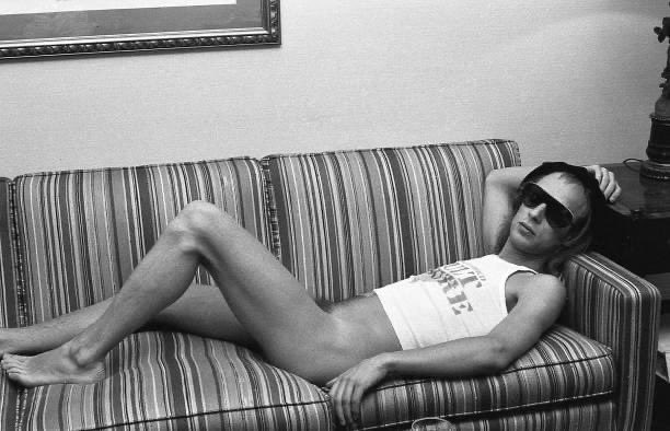 dark_shark's tweet photo. Brian Eno, Drake Hotel, August 1974 by Linda D. Robbins https://t.co/3WfyncqKH2