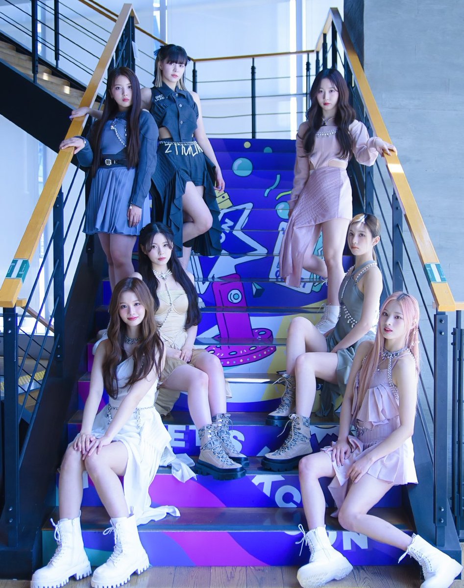 nmixxpics_'s tweet photo. NMIXX at KCON <3 https://t.co/KVR5VuUZfc