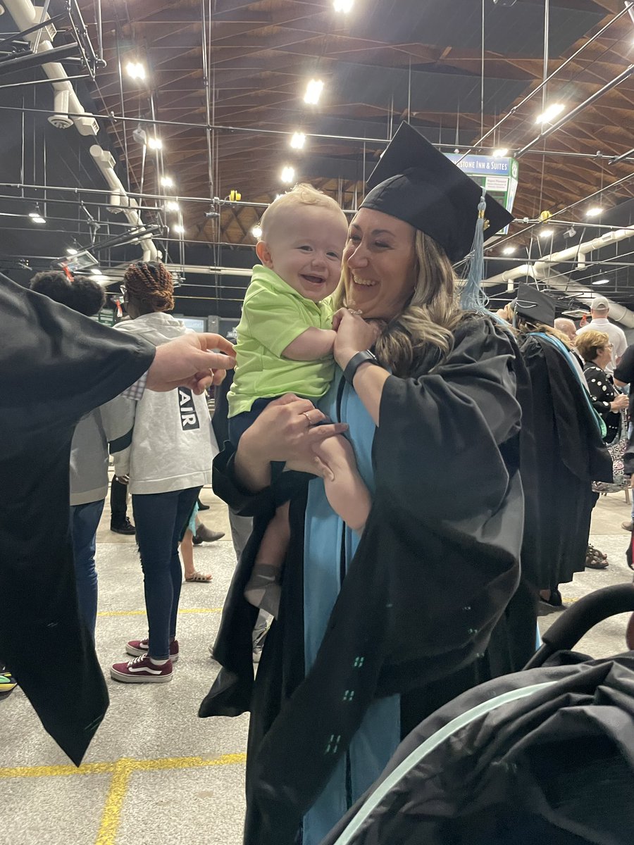 NEN5thgrade's tweet photo. Graduated with my Specialist in Education tonight!! #NWGrad #OABAAB 💚🤍 https://t.co/8zCbj4Jt3e