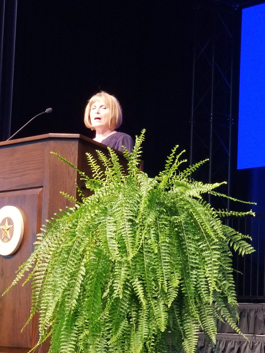 rmorrisondcool1's tweet photo. 🐝Howard Payne University Chime Out Ceremony.🐝
#MayYouBeBlessedWithEnough
#LoveOverHate #HateIsNotAnOption #SaveOurChildren https://t.co/nuE4InfARW