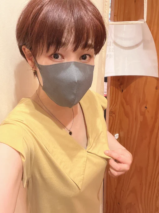 皇太カラーのワンピース買った〜襟がかわいいの🤭🌻💛 