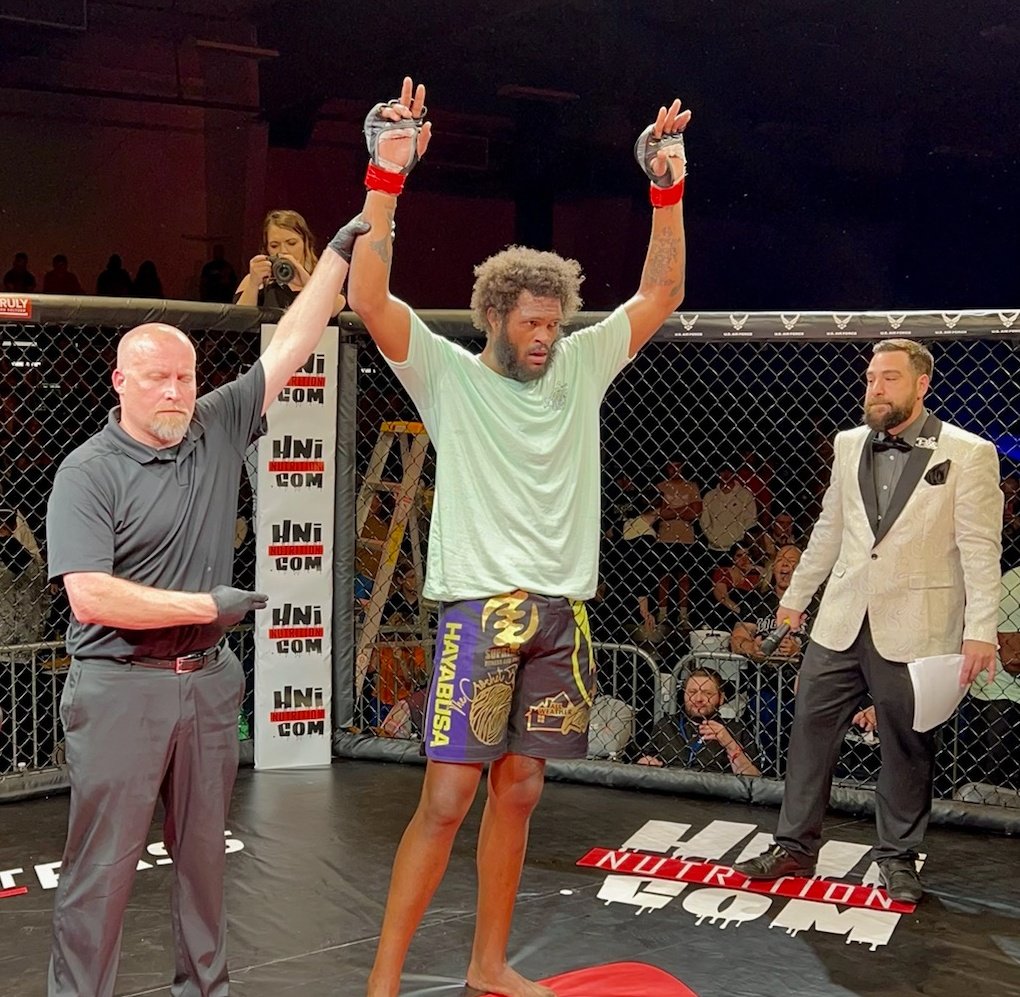 CESMMA's tweet photo. And just like that, @TheCrochetBoss is back like he never left 🧶 BIG submission in the #CES68 Main Event on @UFCFightPass in #Fargo 🧶 #CESMMA https://t.co/sRvCOi6tUy