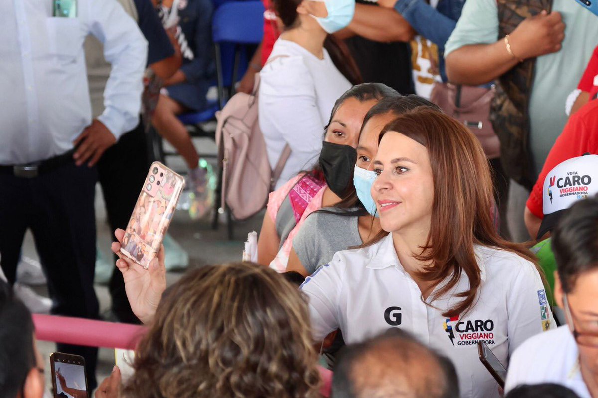 caroviggiano's tweet photo. Hoy estuvimos en #Tlaxcoapan para compartir con sus familias las propuestas que nos permitirán hacer posible un #HidALGOMUCHOMEJOR.  ¡Y yo sí cumplo lo que prometo!

#LlegóLaHora #CaroGobernadora https://t.co/l2jwZP0dN9