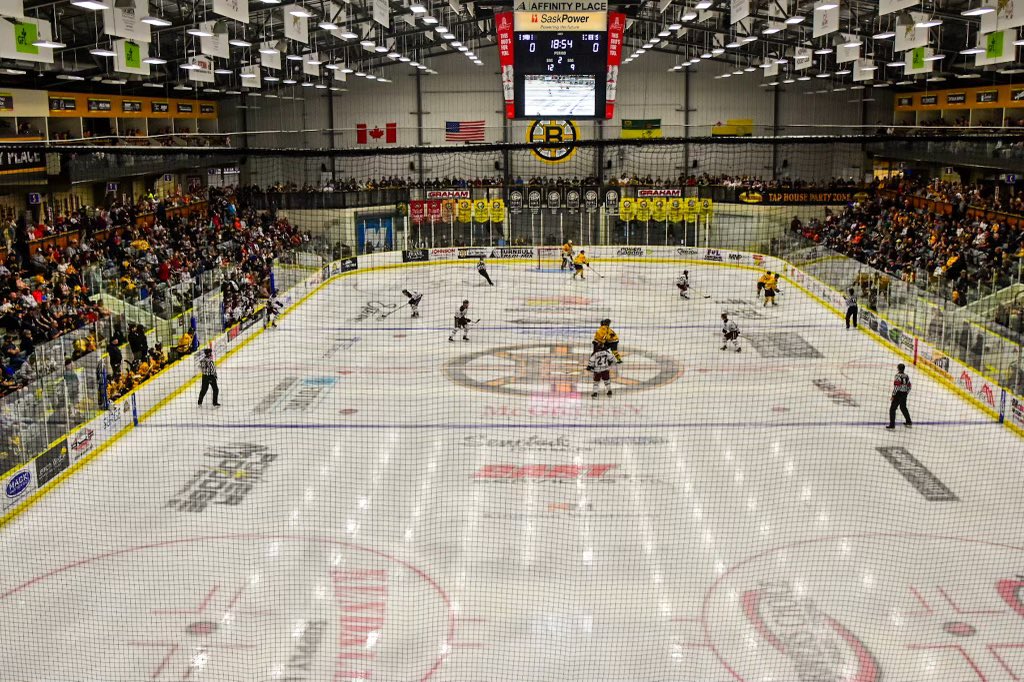 estevanbruins's tweet photo. ESTEVAN WE DID IT 🥇🎉🥳 

Your Estevan Bruins are the 2021/22 SJHL champions!
Now its time to give these boys the cheers they deserve!!

GO BRUINS GO! 💛🖤
📸 Wanda Harron Photography 
📸 Byron Fichter Photography https://t.co/AuZ3vIESno
