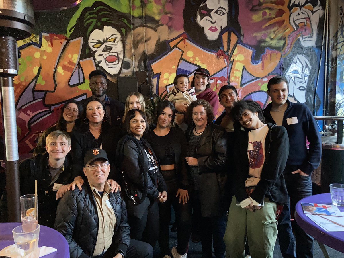 AdvancementLFSF's tweet photo. We had an #LFSFalumni reunion in San Francisco tonight! It was great to see alum from class of 1977 to 2021. Make sure you don’t miss out on our next reunions in Montreal & Paris this fall #LFSFjadore https://t.co/FEBrZ1bbmQ