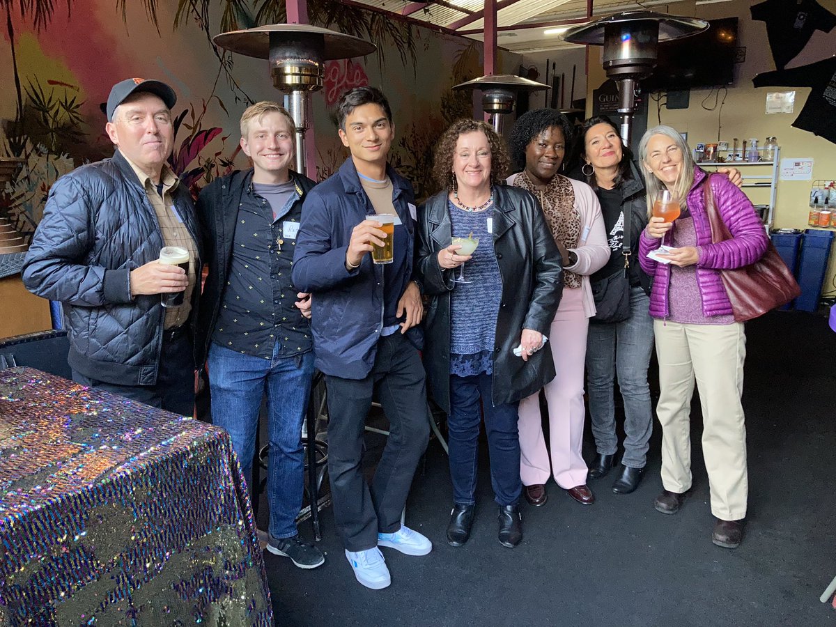 AdvancementLFSF's tweet photo. We had an #LFSFalumni reunion in San Francisco tonight! It was great to see alum from class of 1977 to 2021. Make sure you don’t miss out on our next reunions in Montreal & Paris this fall #LFSFjadore https://t.co/FEBrZ1bbmQ