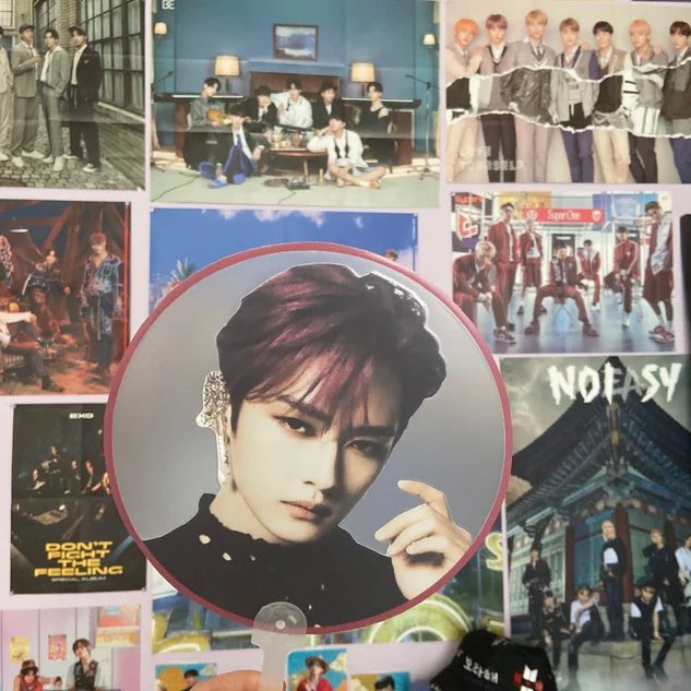 KpopCreationsUS's tweet photo. We also do custom orders for those who prefer designing their own picket 💜 https://t.co/xT3UhWZmTR https://t.co/3ebJFEKDvN