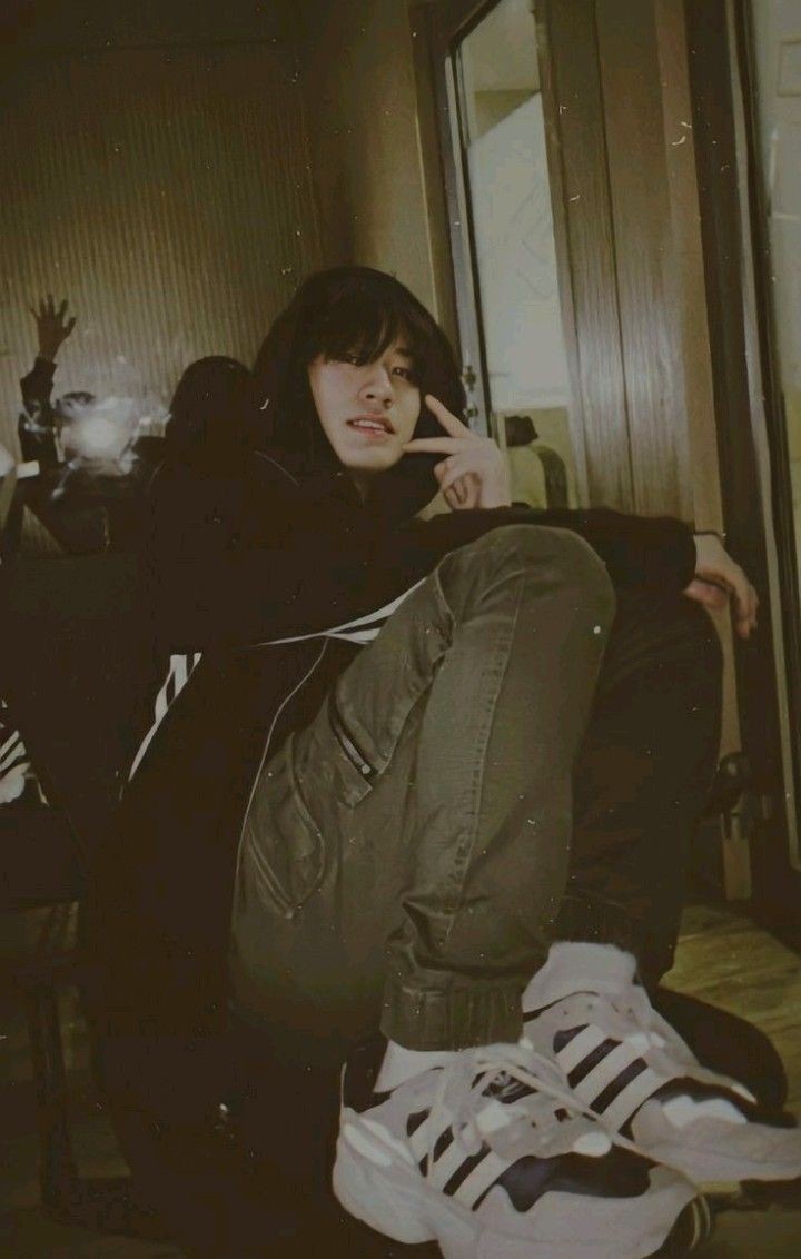 dobbytarius's tweet photo. — Hey! Happy Birthday! 
"Selalu ada satu orang yang tak pernah lupa mengucapkan selamat ulang tahun untuk adam"

A bang yedam special birthday few tweets au. 
Written by dobbytarius

CW/TW // horror, mystery. https://t.co/GB6McorY93