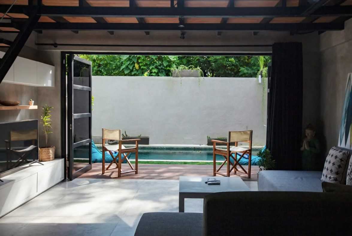 nftrvl's tweet photo. @SOLPACALYPSE imagine you mint 30NFT and u can get 30-60days free stay for our curated 5* villa in BALI for FREE. 

every year again n again
no token redeem needed. https://t.co/Bd7YXKe4pp