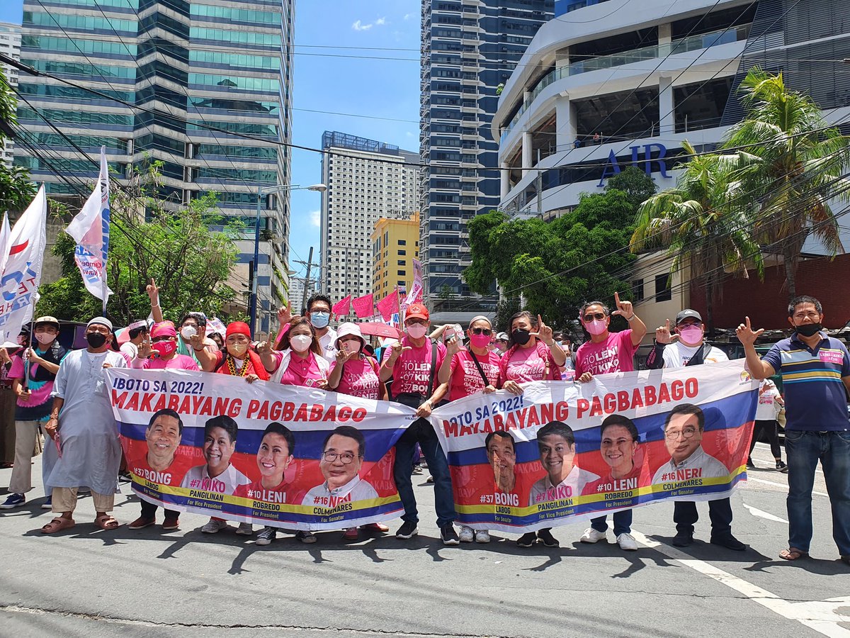 teddycasino's tweet photo. Makabayan leaders in full force in today's #MakatiisPink miting de avance! #Ipana7oNa10ParaSaLahat  #16ColmenaresSaSenado
#37LabogSaSenado https://t.co/pbDU1iYqv1