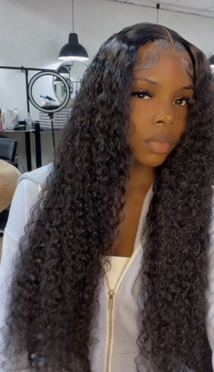 itsdesy2u's tweet photo. It’s my birthdayyy 🥳🥳♉️ https://t.co/iUw6yhkPIa