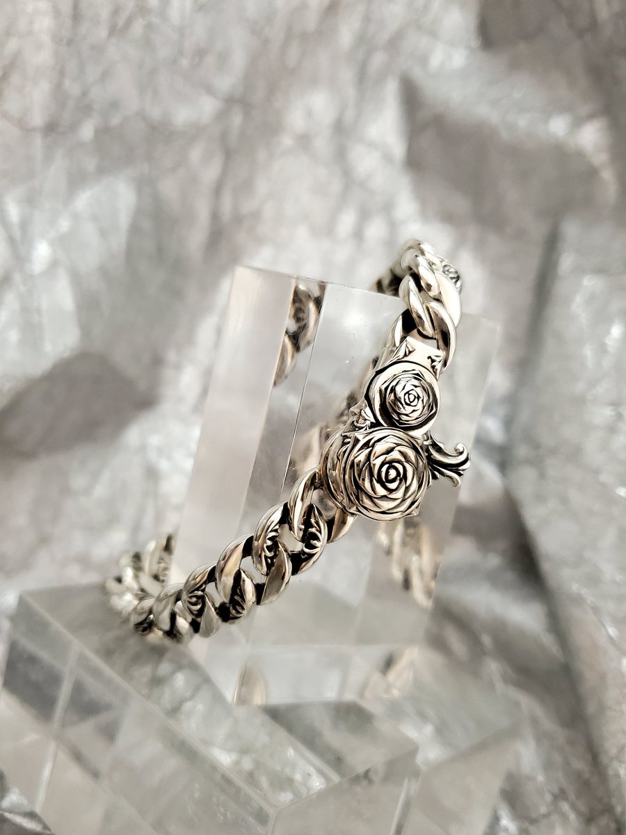 StarGardenSG_u's tweet photo. 【Artemis Classic】
2022 S/S コレクション
『グラデーション喜平ブレスレット』
SV925 ¥55000-
入荷が遅れてた最新作同時入荷…
ステンレス製キーホルダー
&
フラグメントケースウォレット
是非、店頭にてご覧くださいませ。 https://t.co/TFtEBP4jUY