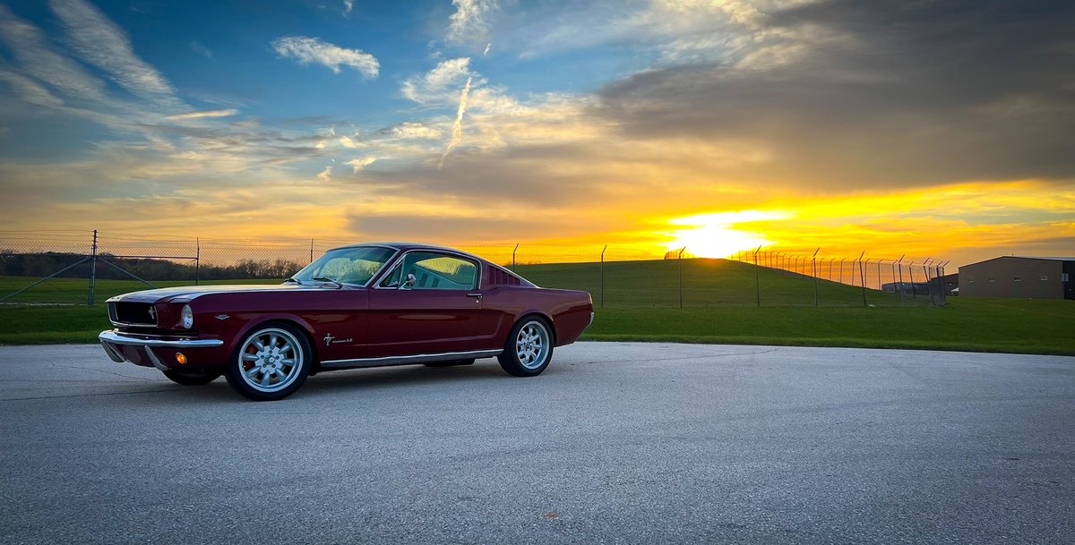 nickmke's tweet photo. Summer is just about here! #classiccars #classicmustangs https://t.co/RLjBJ17cL9