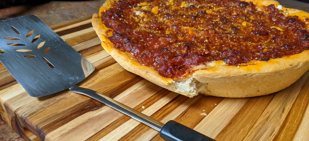 emibuuni's tweet photo. sorry for a long break; minor health issues still limiting to my ability to talk (and, stream).
hope to be back soon, extra sick now though 😪(covid maybe? been able to isolate so eh).  
but!! got back into cooking, it's been fun! made deep dish "pizza" for the first time today! https://t.co/V2thZfARRs