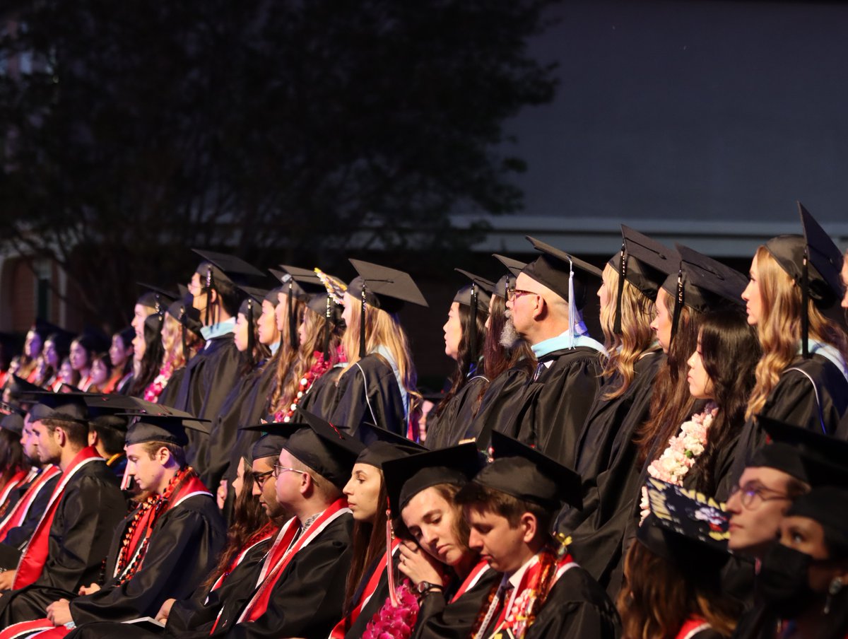 biolau's tweet photo. It was a great first day of our 2022 #BiolaGrad ceremonies! Congratulations to the 400+ students who have now become #BiolaAlumniForLife! We look forward to celebrating the rest of our graduates at tomorrow night's ceremony. https://t.co/HLRduGd1It