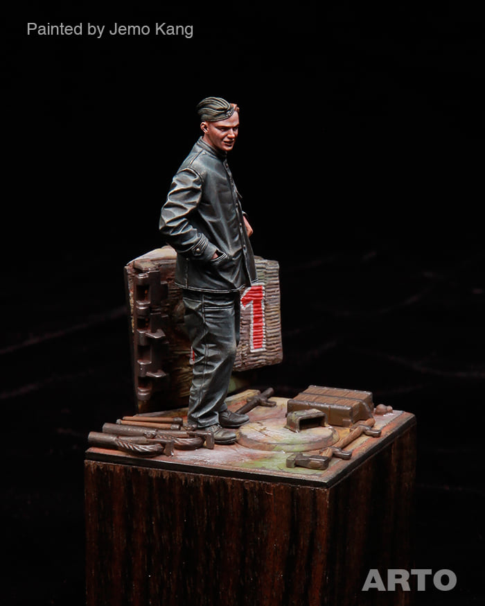 arto_pd's tweet photo. We are very excited to share with you Jemo Kang’s wonderful rendition of the " 12.SS-panzer Division Hitlerjugend, 6 Kompanie - 01" figure.
#arto #artopd #artoproduction #art #35scale #135scale #miniature #plamodel #figure #militarymodelling #scalemodeling #WWII #uboat #35010 https://t.co/vfJAlAffpl