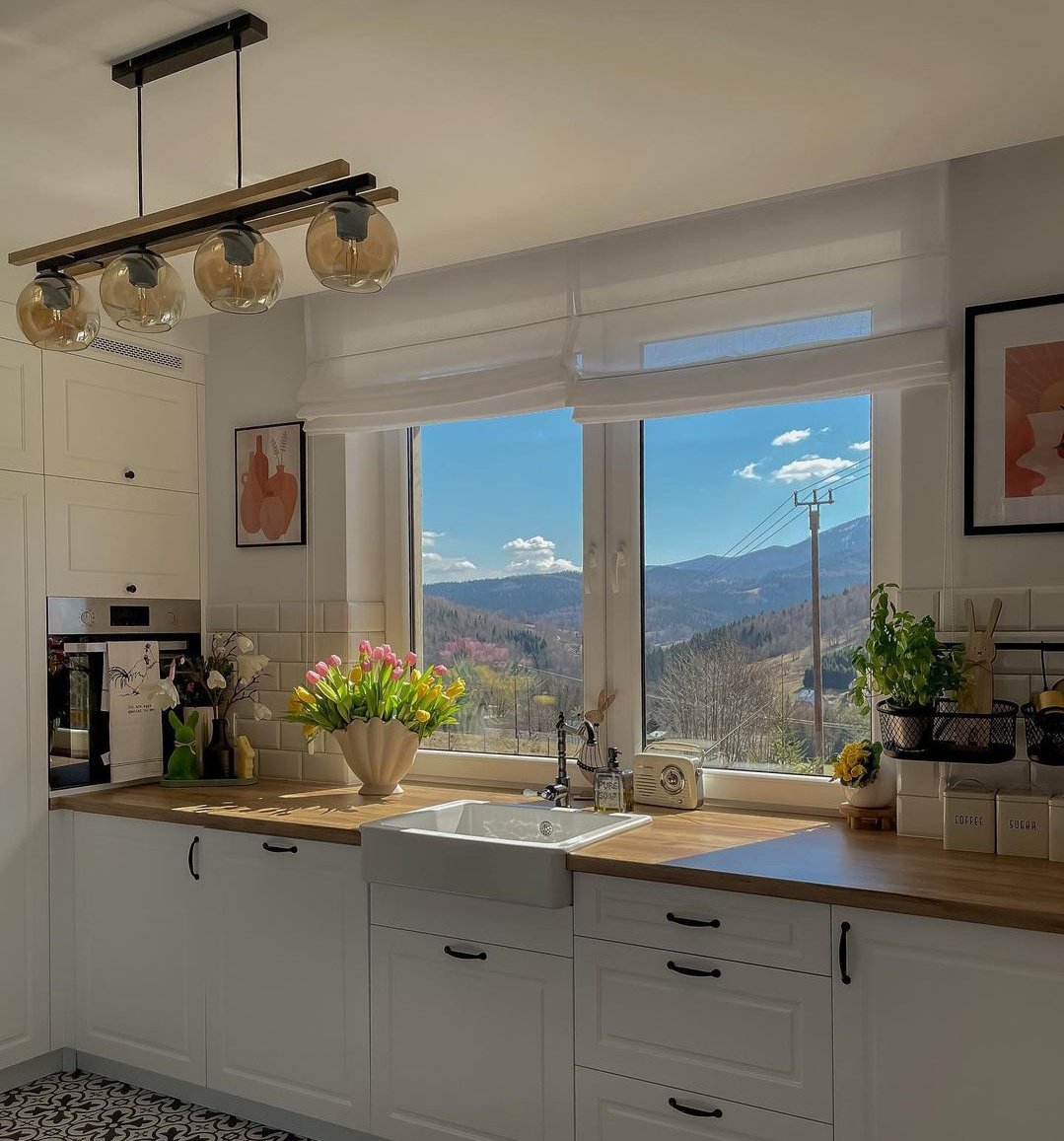 IdeDekor's tweet photo. Dapur dengan view cantik, bikin betah nyuci piring lama-lama!

Satu kata untuk dapur ini? https://t.co/BUOrNMQkR2