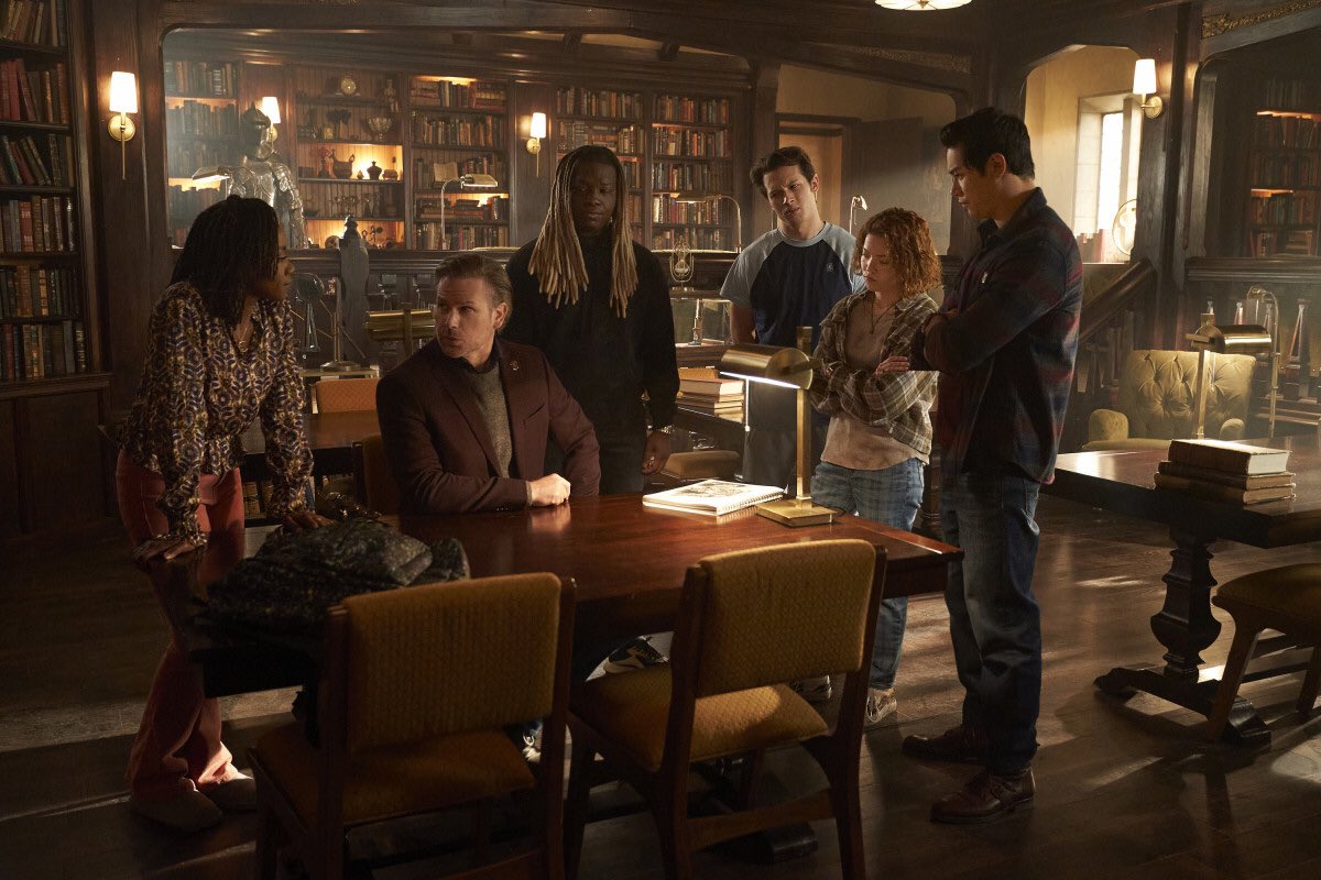 Simran2402's tweet photo. ~ ๐ #Season4, Episode 17-#IntoTheWoods ๐ ~ #S4E17 #Season4 #AlaricSaltzman #KalebHawkins #CleoSowande #EthanMachado #JedTien #new @cwlegacies ๐๐ซ๐๐๐๐ฉโโค๏ธโ๐จ๐ฅฐ๐๐
๐ต๐๐ง๐ฉธ๐งโจ๐ฎ๐ฏ๐๐บ๐๐ด๐ก๏ธโฐ๏ธ๐ฆ๐ช๐ซ๐๐ช๐ซ๐๐ฃ๐ญ๐จโ๐ฉโ๐งโ๐ง๐๐ฅ๐ฆน๐ฃ๐ง๐ฌ๐ฅ๐ท๐๐ https://t.co/B1VrW2ZgtI