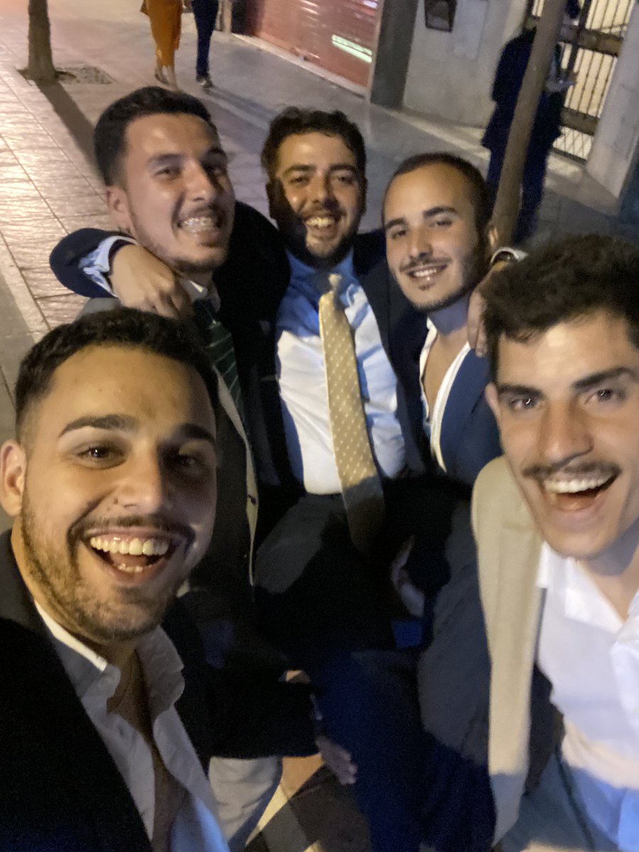 AlvaritoBiri's tweet photo. #papagorda22 https://t.co/4rU0HLUeeZ