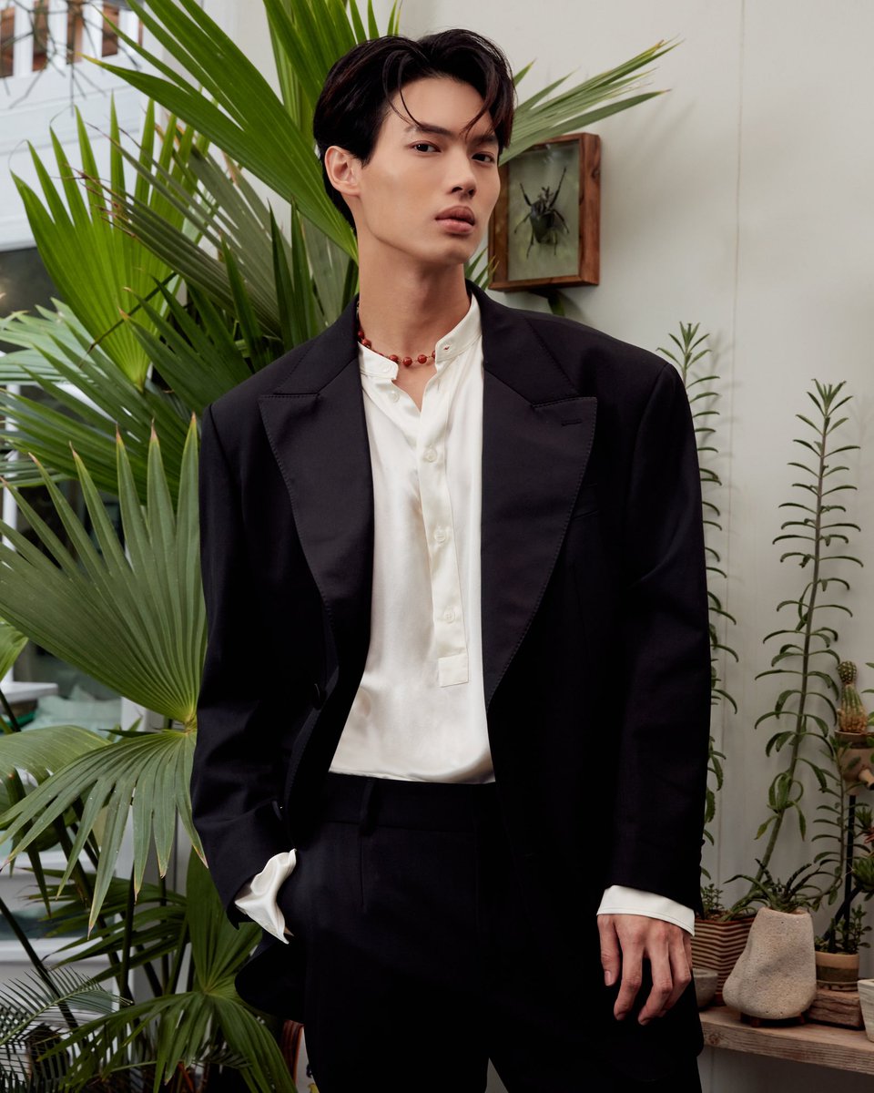 mintmag_th's tweet photo. หล่อตะโกนนน!! กับหนุ่ม ‘วิน เมธวิน’ ในโททัลลุคสุดเนี๊ยบแต่แฝงความขี้เล่นจาก @dolcegabbana คอลเล็กชั่น SS22 ที่เห็นแล้วต้องหวีด แฟนๆให้คะแนนลุคนี้ของหนุ่มวินกันเท่าไหร่ดีน้าาาา 💚🤔
#winmetawin
#dolcegabbana
#DGSS22 #DGLight #DGLightTherapy
#MintMagTH https://t.co/DZ6yN89uDi