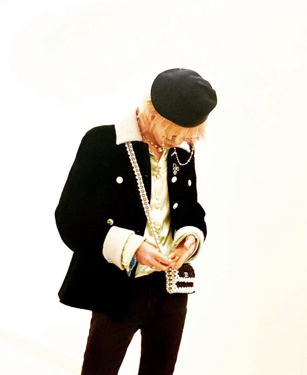 aline_kt3's tweet photo. G-DRAGON
Instagram
#GD
#GDRAGON https://t.co/vj2pMC2B0i