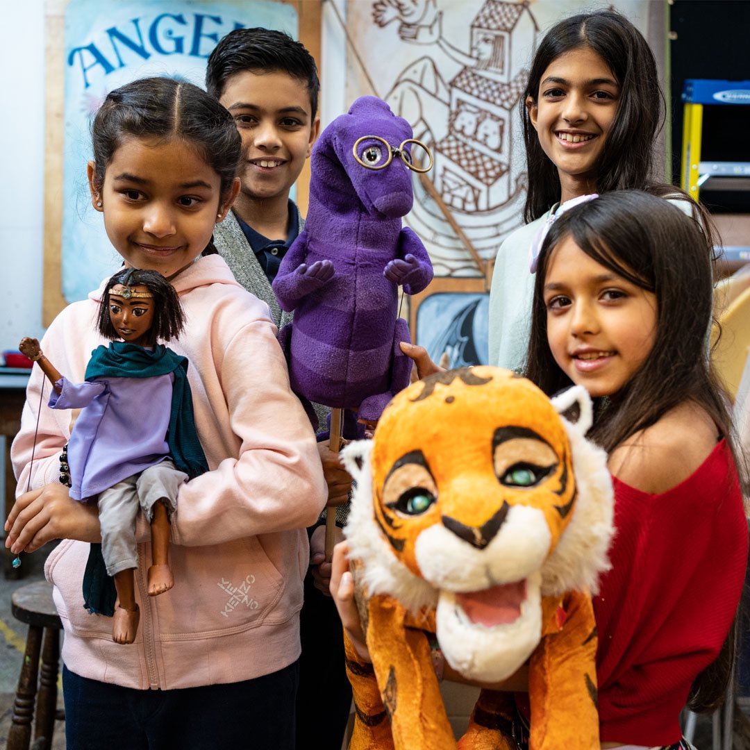 Meet the team of the new comic book, "Priya and the Twirling Wind" at RICH MIX London on Saturday, May 7 at 1pm. richmix.org.uk/events/priya-a…

<a href="/RichMixLondon/">Rich Mix</a> @cometoUKAFF <a href="/PupptRevolution/">Puppet(R)Evolution</a> <a href="/LittleATheatre/">Little Angel Theatre</a> #workshop #comics #puppets #climatechange