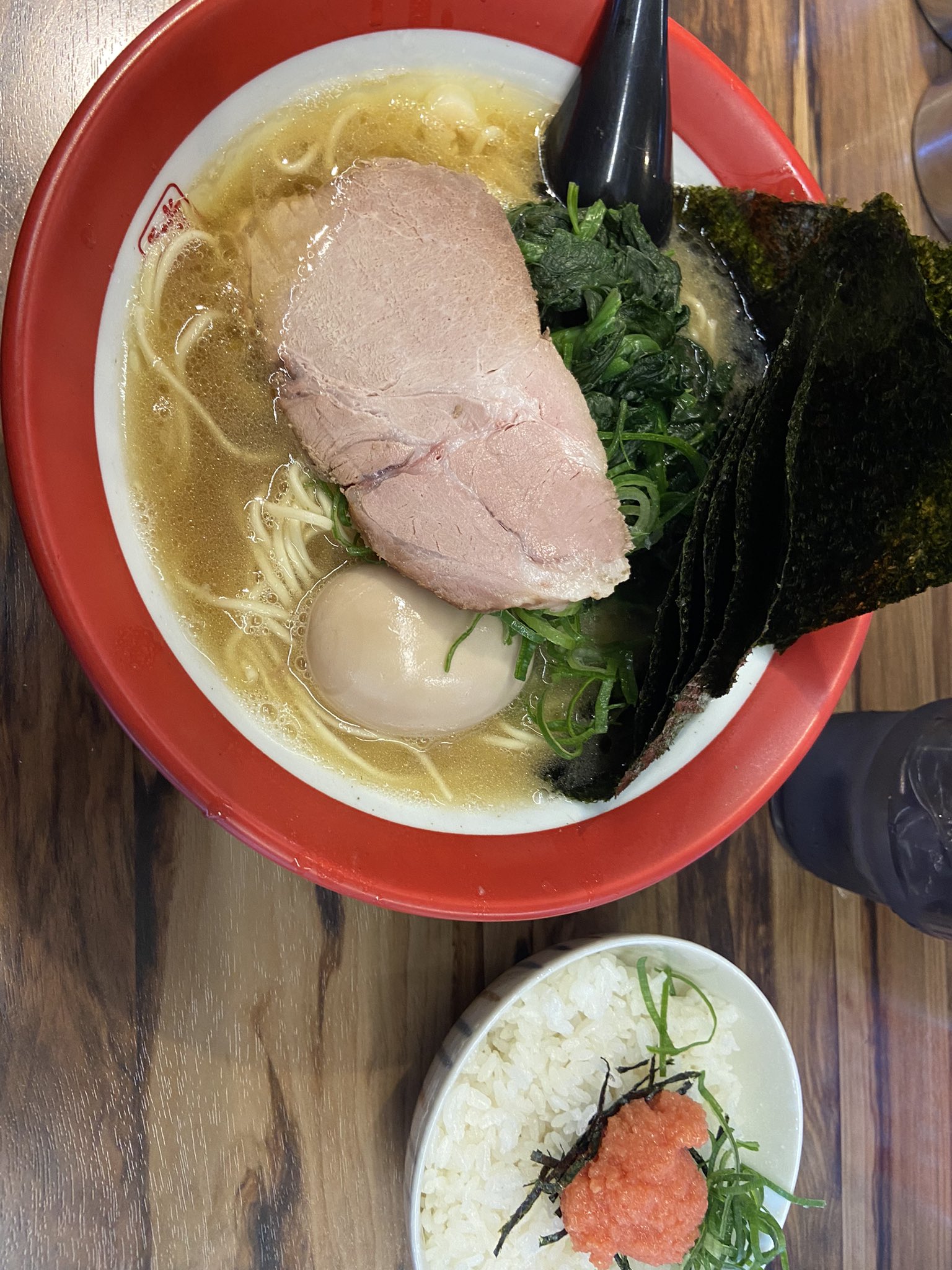 極みエクスプレス 八幡山ラーメン誠屋 美味しいさベスト3に入りました 残念なのは店員の1人が片手で皿を持って手がスープに入りそうな事 極みエクスプレス 誠屋 ラーメン T Co Tf2ewbmce4 Twitter
