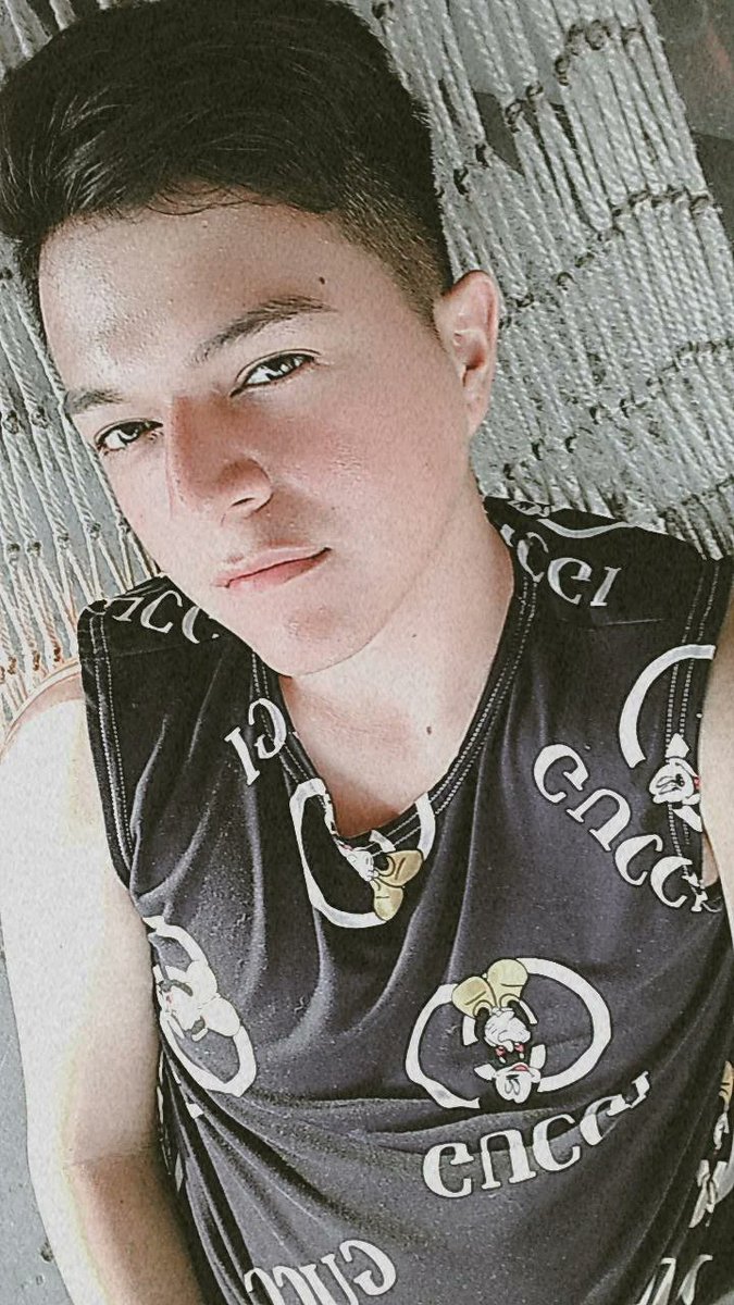 Romulors3's tweet photo. Quien más aburrido como yo https://t.co/gxpsLzdKvw