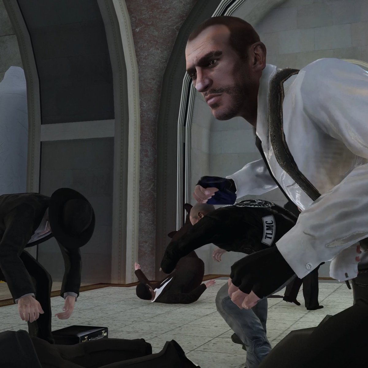 MrKillov's tweet photo. #GTAIV Did Niko actually took the diamonds and run away, nice detail, but he said to Ray the diamonds are lost lol, in reality maybe he had them all along, or at least some of them. https://t.co/VXtr7ttWTG