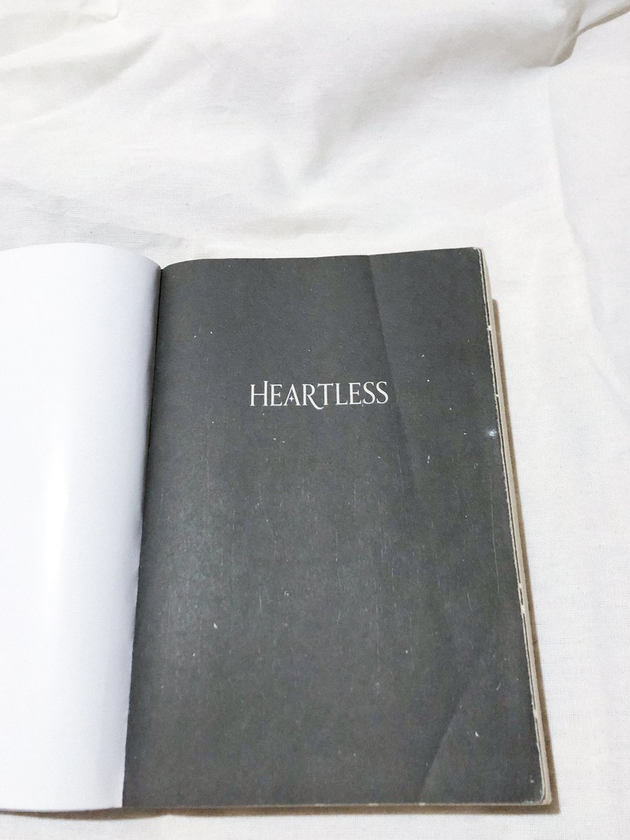 ksn_cart's tweet photo. - have a plastic book cover for safety 

‼️if you are sensitive for this condition then do not buy‼️

💬Dm if intereseted!!

📌Will send the condition through dm! https://t.co/vqeYdi3CtS