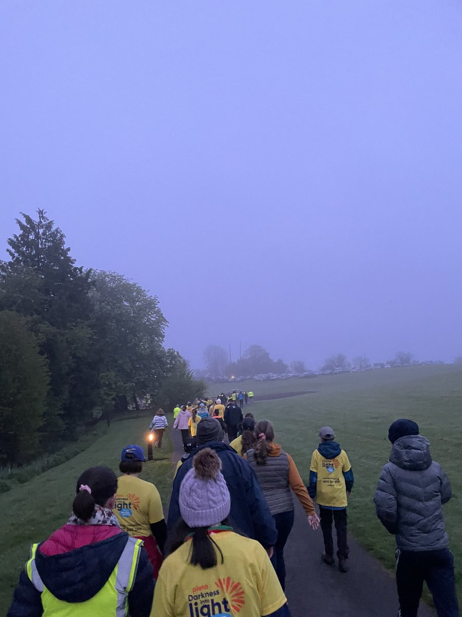 mrniallcarson's tweet photo. Great to be in Moynalty to take part in this year's #DarknessIntoLight. Such a worthwhile event supporting an organisation that provides such valuable support to those in need. #DarknessIntoLight2022 https://t.co/VybsqLUaEJ
