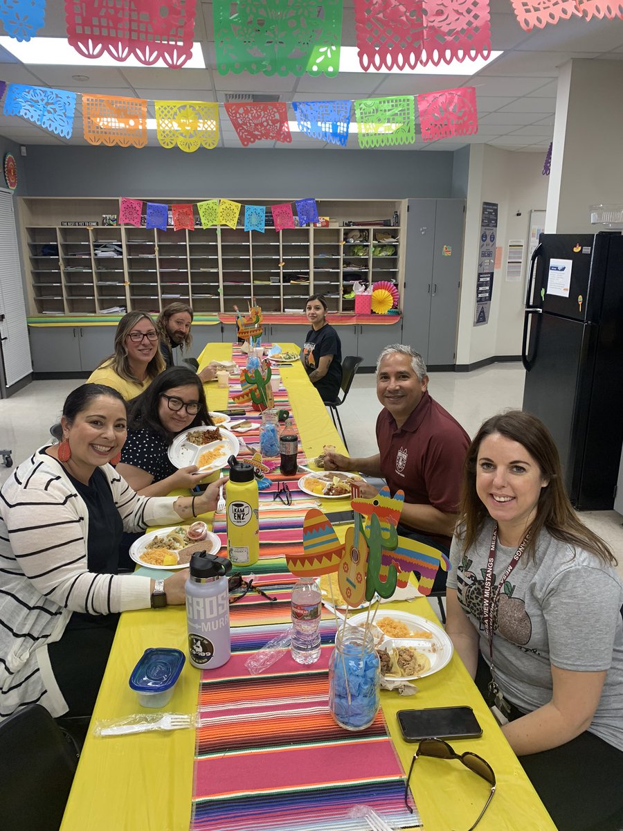 Finished out #StaffAppreciationWeek with a Taco Truck for lunch for our amazing <a href="/mvesmustangs/">Mesa View Elementary</a> staff!