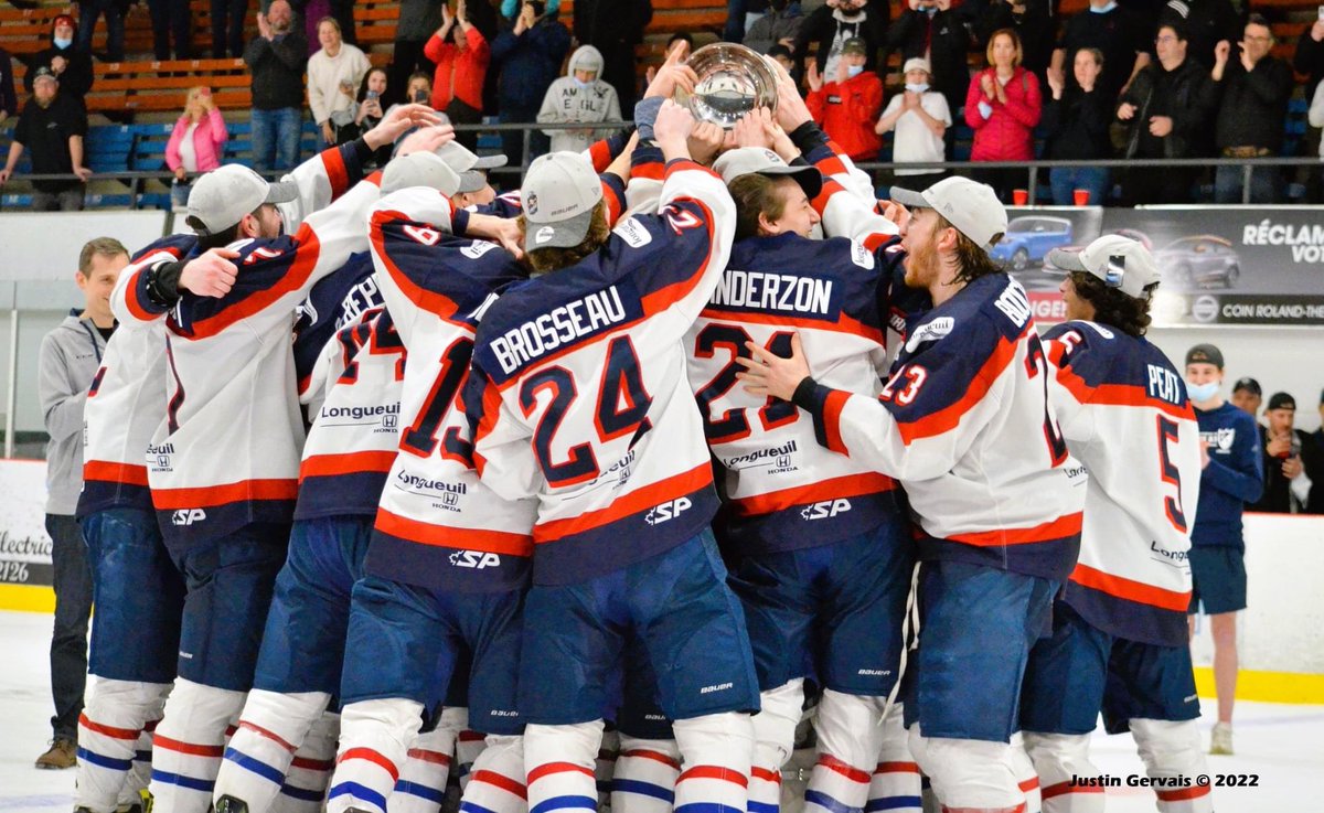 cflongueuilaaa's tweet photo. CHAMPION!!!
Avec une victoire de 6-4 face aux Condors dans le match 5 de la finale, le Collège Français de Longueuil remporte une neuvième Coupe NAPA!
#cfpride https://t.co/lJRMutGEOk
