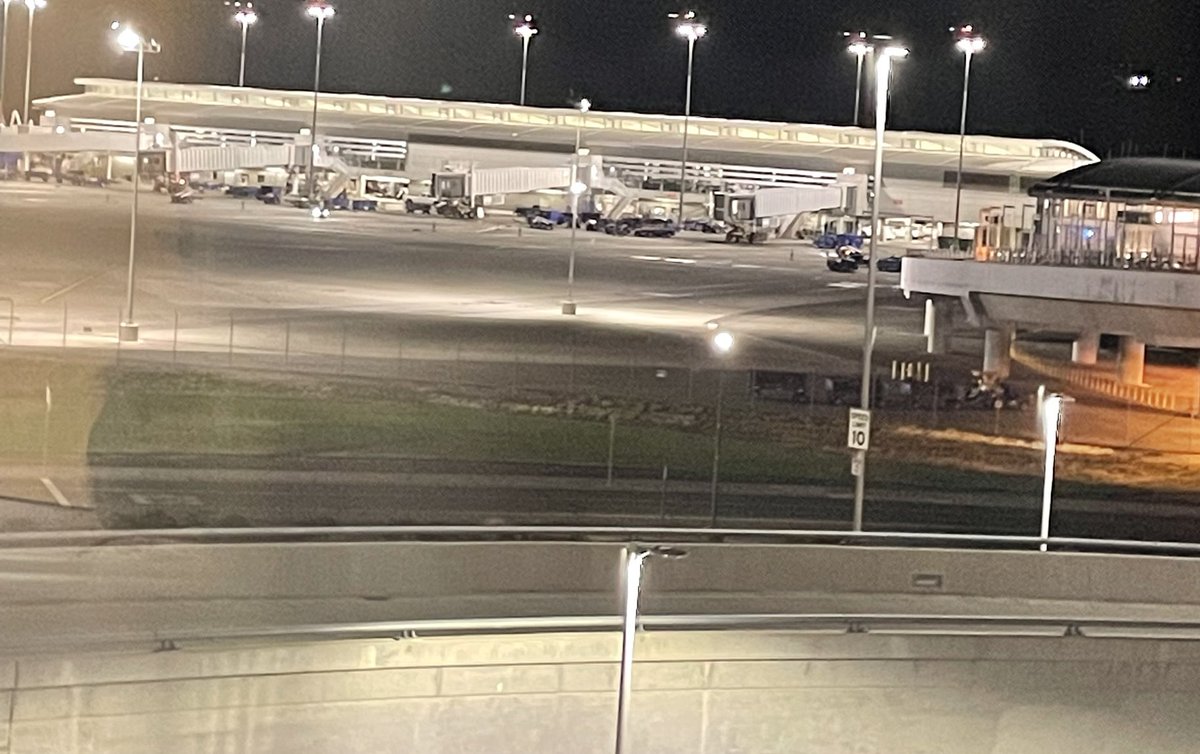 AcsaWelker's tweet photo. Come on ⁦@JetBlue⁩ my kid has been traveling for 24 hours to get home from Spain and she is now sitting on the tarmac in Sacramento waiting for a gate for a half an hour. I see at least 3 empty gates! https://t.co/08aVMSGYFB