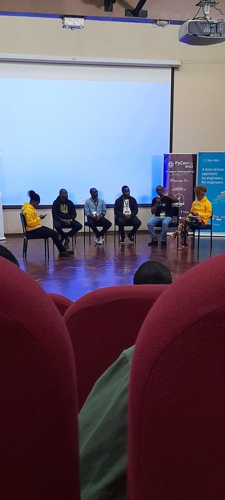 WambuiBecky_'s tweet photo. An insightful panel session @pyconke2022 on demystifying the tech ecosystem.
 TMI🔥
Good stuff @stephanie_doris for moderating this👌
#Python #pyconke #PyCon2022 
@perlee_brown https://t.co/UqtvP2uCzX