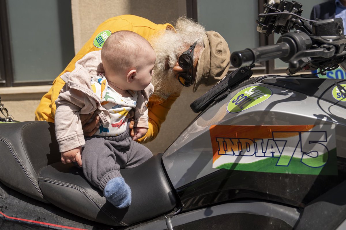 SaveSoilGermany's tweet photo. Caption this! 👶 🏍❤️ @SadhguruJV @cpsavesoil #SaveSoil https://t.co/iG8gX7Qa2F