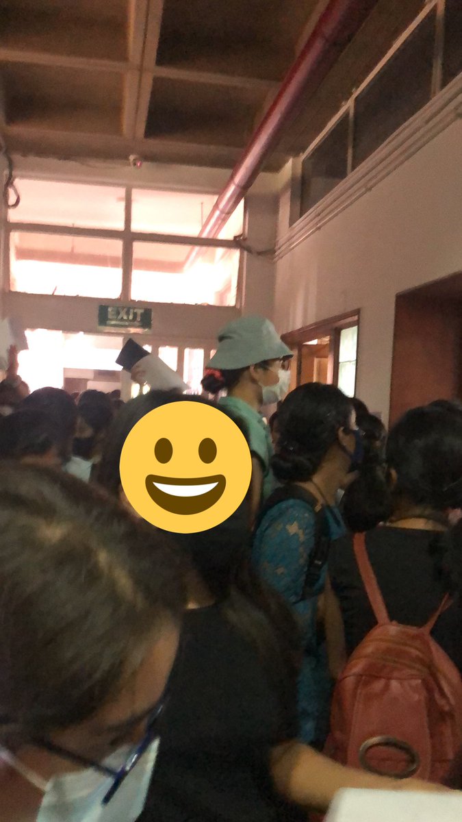 Daelight2711's tweet photo. Umm COVID precautions @UnivofDelhi ?
#duobe https://t.co/S2ScVTeKZc