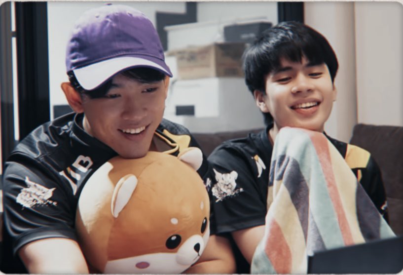 bambies_sb's tweet photo. โมเมนต์ซุงบูมทำไมมันน่ารักขนาดนี้จะตุยแล้วนะอวยยศให้กัปตันอิงเลยค้าบ #ซุงบูม https://t.co/HfqHa1pRR3