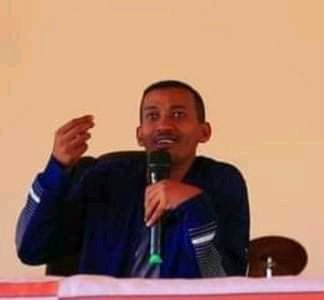 Godaa_Times's tweet photo. ምያስተዳድራዉን ማህበረሰብ ዝምታዉ ለሳላም ከማሰብ መሆኑን ንቆ ሙሉ ስልጤን ምንቅ እና ምሳደብ ቀድሩ አብደላ ስርዓት ቢዝ ይሻላዋል.ብዙ ስለ ቀድሩ መረጃ ማውራት እየቻልን የ ራሳቺን ልጅ በሚል ለጊዜው ትተናል.እጁን ከ ሃርዴ ላይ ያንሳ! @RedwanHussien https://t.co/zj8whbySA2