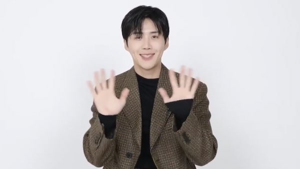 kdramazi's tweet photo. His little wave is back yall🥺 i missed it sm https://t.co/yvghPyU0XB