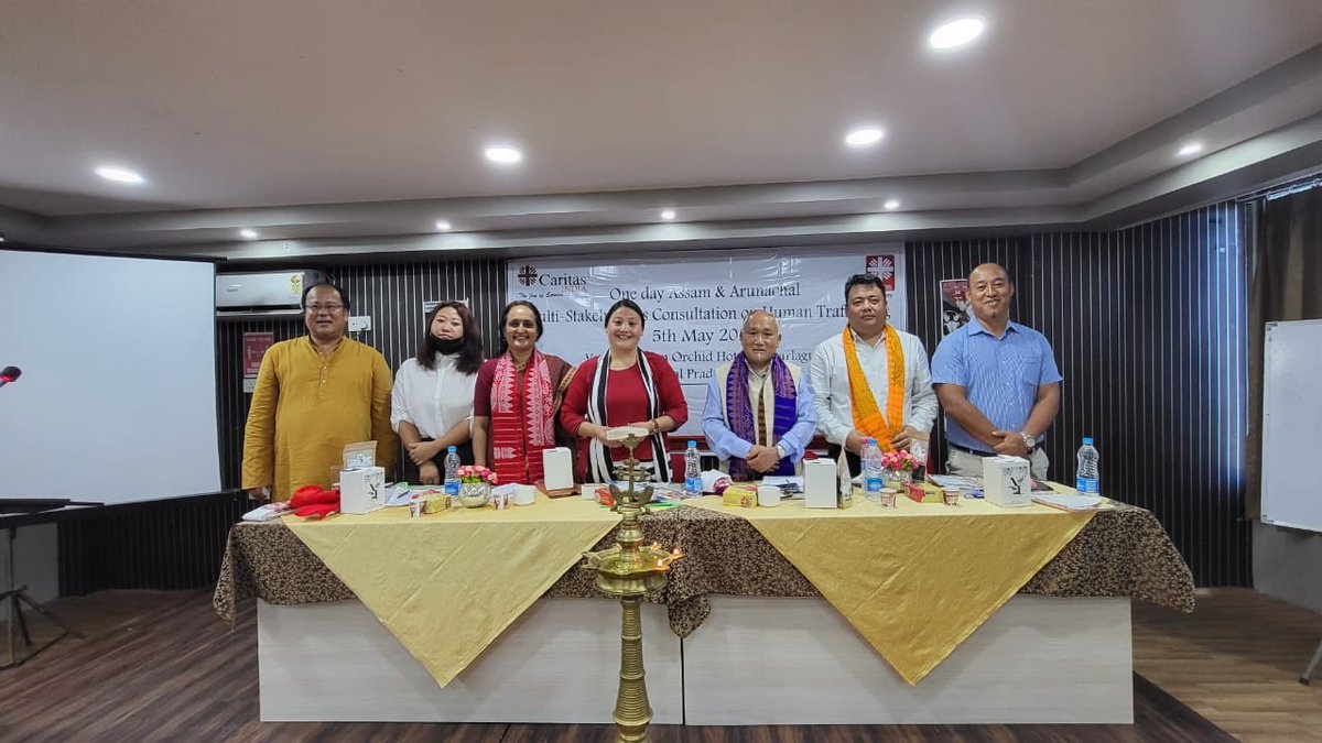 DigambarNarzary's tweet photo. First time the inter state multi sectoral consultation between Assam and Arunachal on human trafficking was organised on 5 May at Laharnagun Arunachal. Both the state representatives agreed to work towards curbing the menace of child trafficking and child domestic labour. https://t.co/V8EZsWKo4V