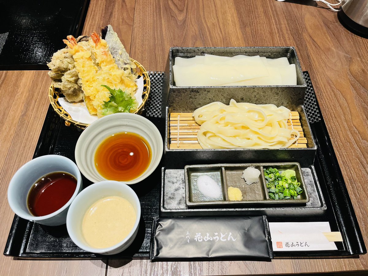twsho1996's tweet photo. 胡麻つゆ美味かった
 #花山うどん伊香保石段店 https://t.co/kfVky6y8vS