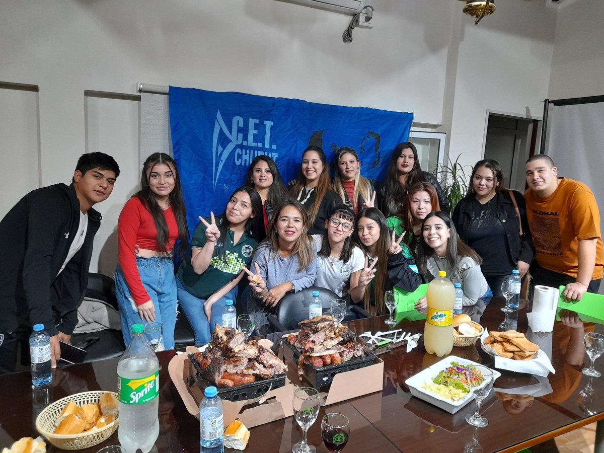 JovenesdelCet's tweet photo. Cine debate de la película "La Ola", con la participación de Tatiana Goic, Nadia Garay, Luis Collio y la juventud de las localidades de Esquel, Puerto Madryn, Trelew y Comodoro Rivadavia https://t.co/ZMv5IvJhLd