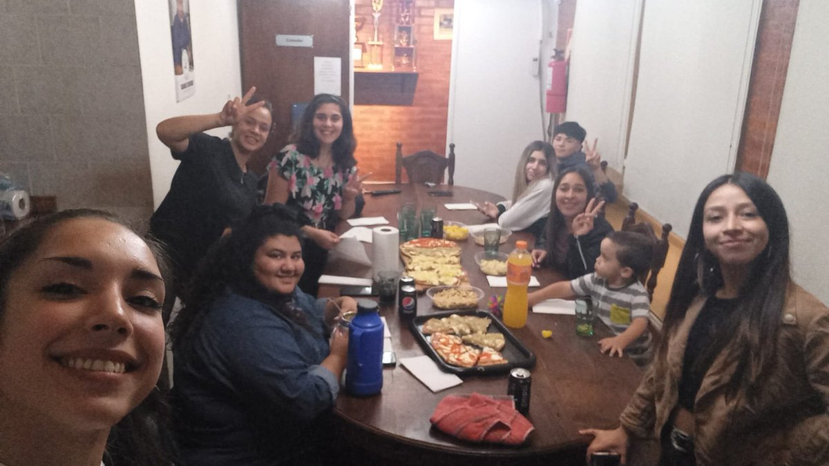 JovenesdelCet's tweet photo. Cine debate de la película "La Ola", con la participación de Tatiana Goic, Nadia Garay, Luis Collio y la juventud de las localidades de Esquel, Puerto Madryn, Trelew y Comodoro Rivadavia https://t.co/ZMv5IvJhLd