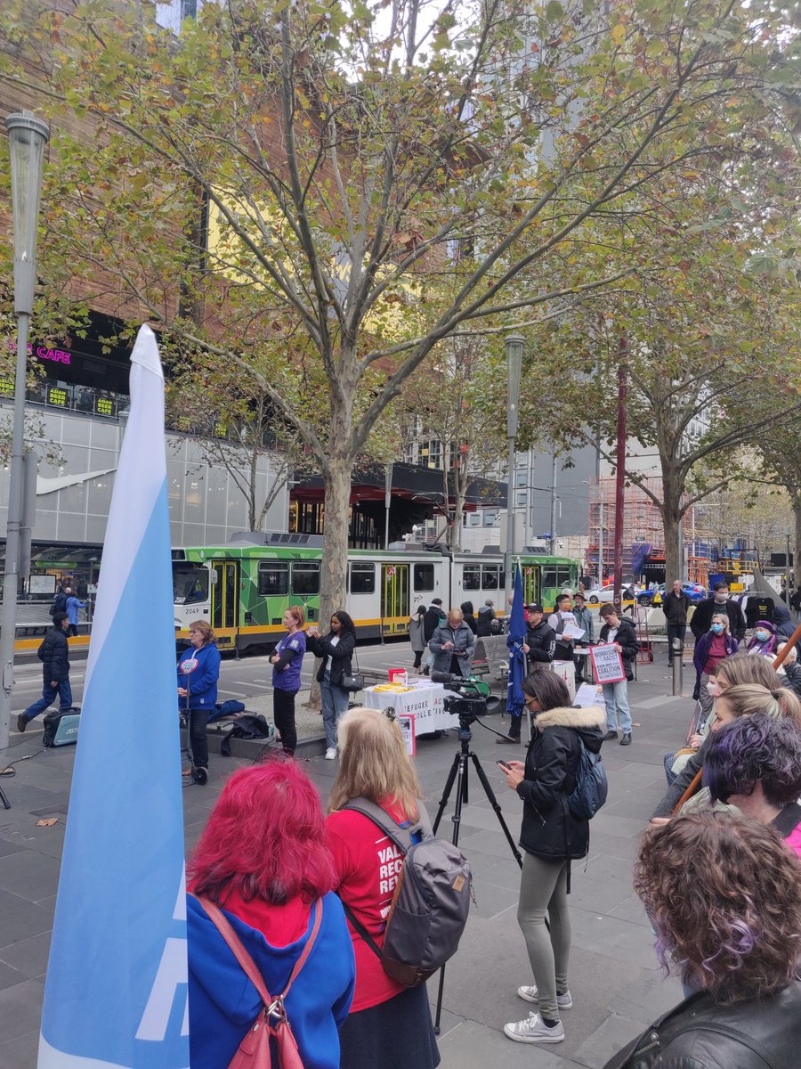 Justice 4 Refugees lead organiser Hassan speaking at the Unionists for Refugees rally about his exhaustion surviving endless Temporary Protection Visas under the Morrison Govt.

Solidarity from <a href="/VicUnions/">Victorian Trades Hall Council</a> <a href="/NTEUnion/">NTEU</a> <a href="/hacsu/">HACSU Victoria</a> <a href="/anmfvic/">ANMF (Vic Branch)</a> @AEUVictoria <a href="/withMEAA/">MEAA</a> ✊

#auspol #ausvotes