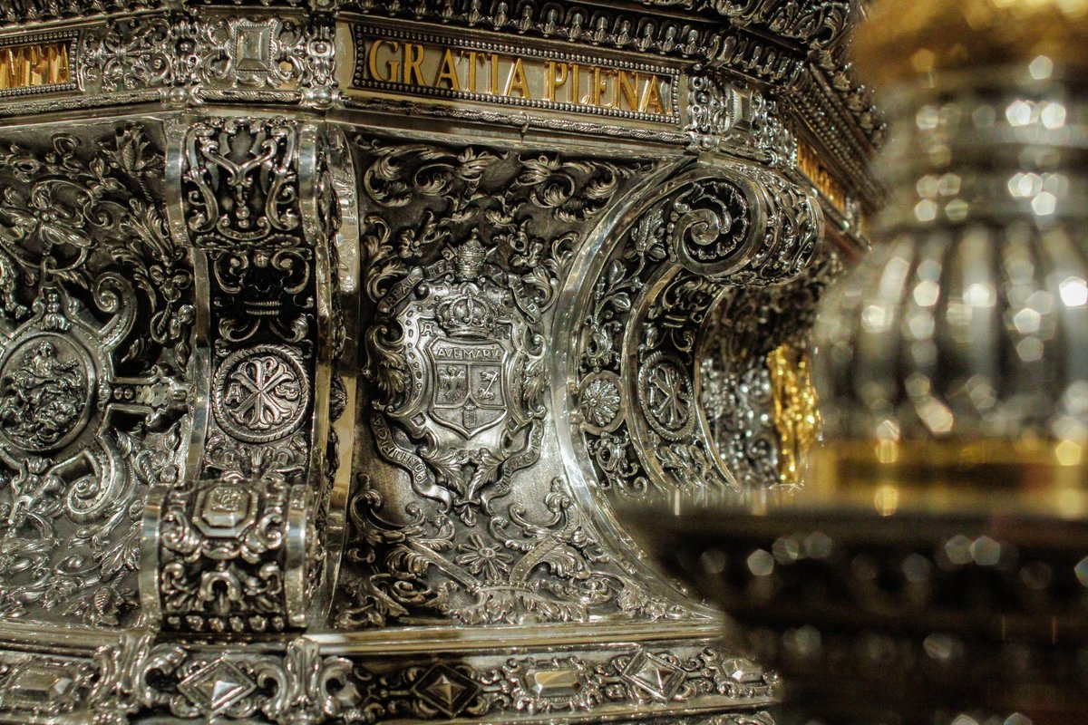 hdadmatrizrocio's tweet photo. Las nuevas andas de la Virgen ya se encuentran en Almonte. Un ambicioso proyecto que mantiene la impronta del estilo rociero, impreso en la retina de los devotos.

Los objetivos:
✅ Reducción del peso.
✅ Incremento de la seguridad de la Virgen.
 
📲 https://t.co/ipp34c2zxn https://t.co/hA4dvZslAC