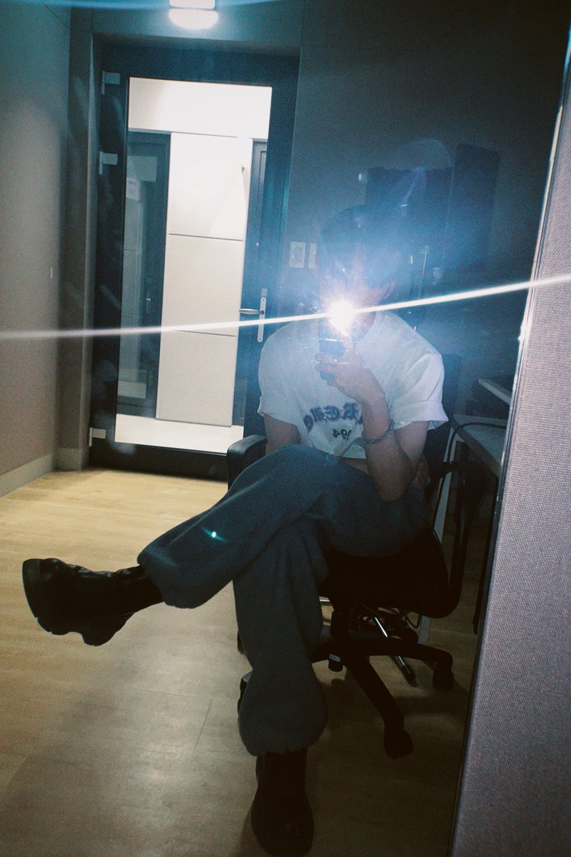 traineeAitalia's tweet photo. @trainee_a ++voi cosa ne pensate ragazzi? 🌇
#TraineeA #TraineeASangwon #SangwonLens https://t.co/qaYKxrcYEr