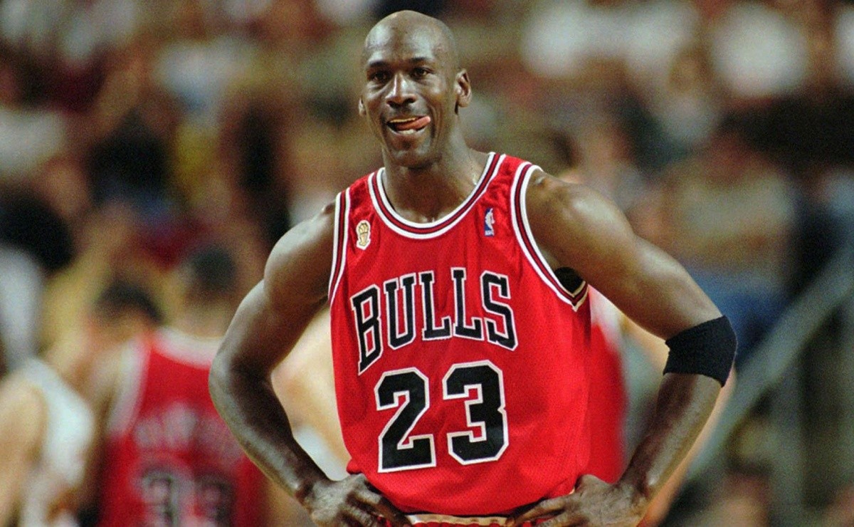 UpdateNotesX's tweet photo. He fallado una y otra vez en mi vida por eso he conseguido el éxito....

...Michael Jordan. https://t.co/WxNT0G7sE2