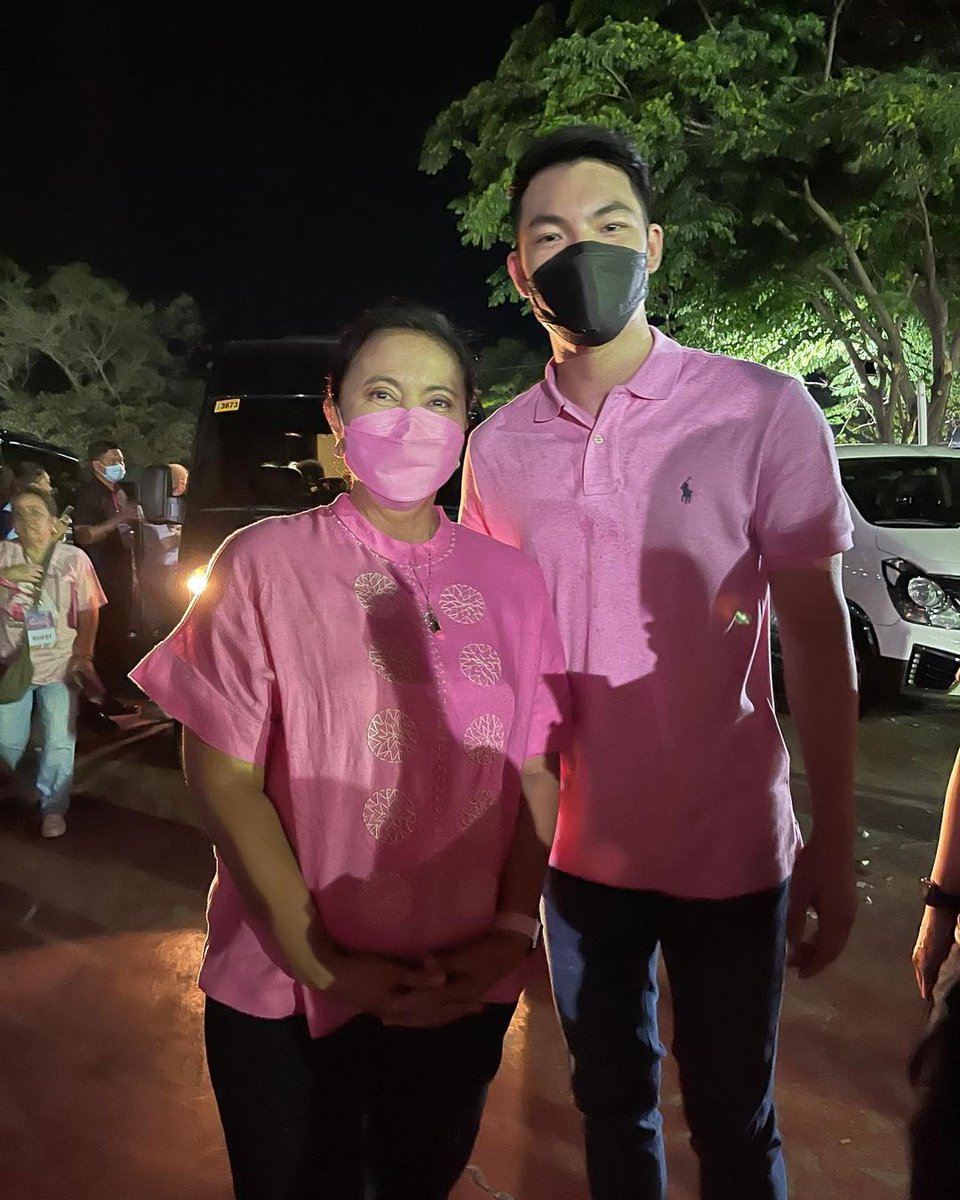 DARRENaticJADE's tweet photo. and as a fan of Darren, I want to say that I am very proud of you! Ang mga kabataang katulad mo ang nagbibigay sa akin ng pag-asa na may liwanag ang bukas. 
#MakatiIsPink 
#Ipana7oNa10to https://t.co/sP2CZynl6X