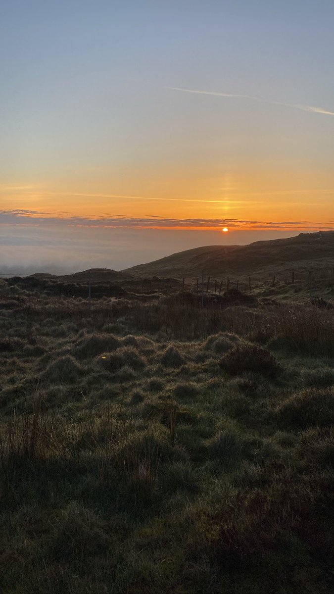 DromaraGAC's tweet photo. Darkness into Light 2022 🌅

‘Hope is being able to see the light despite the darkness’

🖤🤍 https://t.co/NDGzlLKZeo